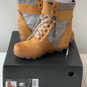 Sorel Lexi wedge boot